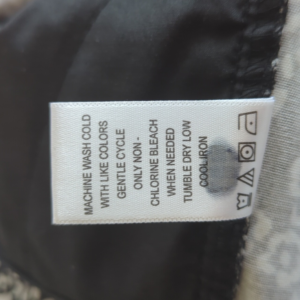 NWT Land'N Sea Floral Shorts 10 Black White Pockets Pattern - Picture 13 of 13